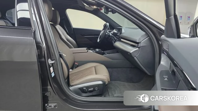 BMW 5 Series (G60) id 4579203 из Кореи 18
