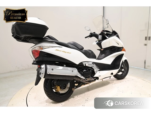Проданный Honda SILVER WING 600 GT 2011 из Японии