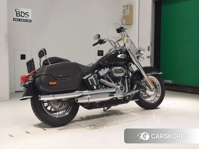 Проданный Harley-Davidson Softail Heritage Classic FLHC1750 2021 из Японии, фото 2