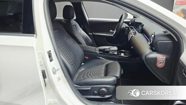 Mercedes-Benz A-Class W177 id 4651860 из Кореи 18
