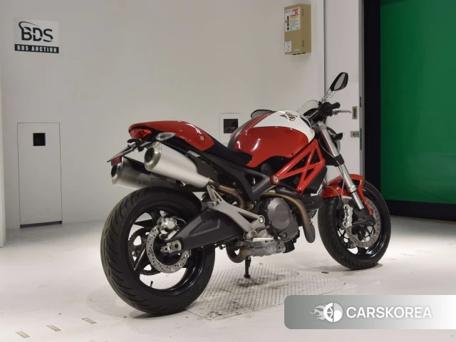 Проданный Ducati MONSTER 696 2010 из Японии, фото 2