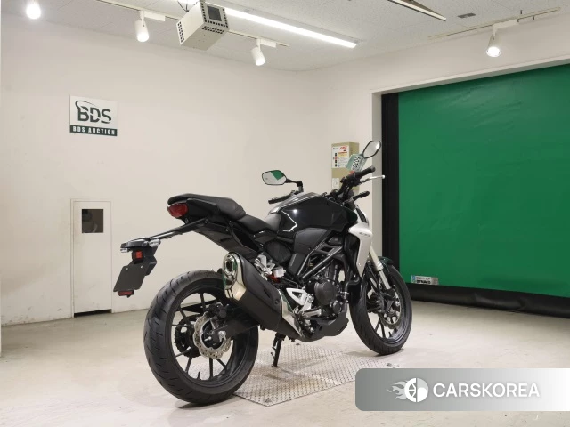 Проданный Honda CB250R 2018 из Японии, фото 2