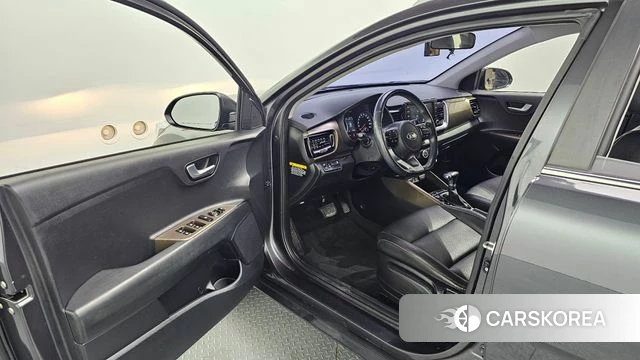 Kia Stonic id 4196966 из Кореи 18