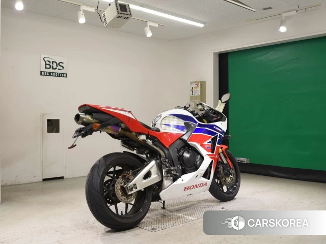 Проданный Honda CBR600RR ABS 2017 из Японии, фото 2