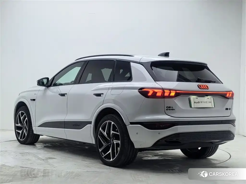 Audi Q6L id 4599505 из Китая 18