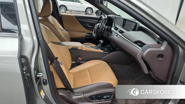 Lexus ES300h 7th generation id 4637947 из Кореи 18