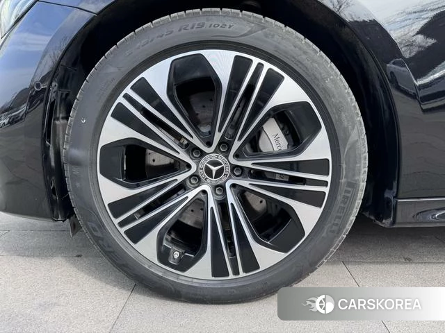 Mercedes-Benz E-class PHEV id 3889928 из Китая 18