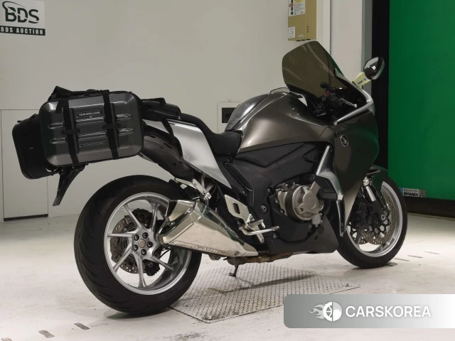 Проданный Honda VFR1200F DCT 2012 из Японии, фото 2