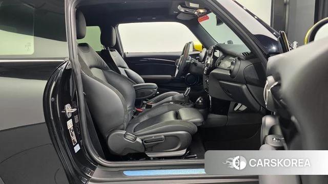 Mini Cooper Electric id 4244103 из Кореи 18