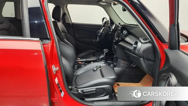 Mini Cooper D id 4776519 из Кореи 18