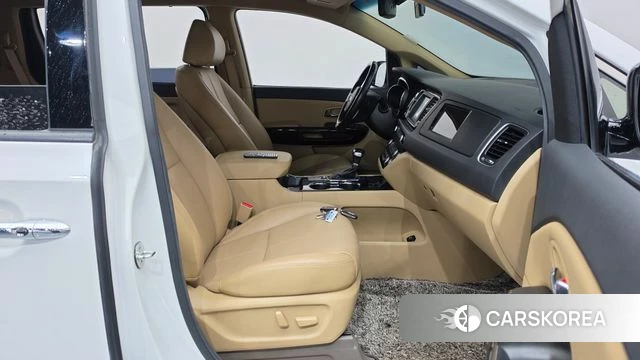 Kia The New Carnival id 4751319 из Кореи 18