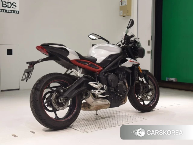 Проданный Triumph STREET TRIPLE R 2018 из Японии