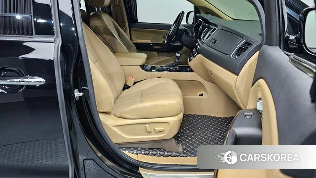 Kia The New Carnival id 4196831 из Кореи 18