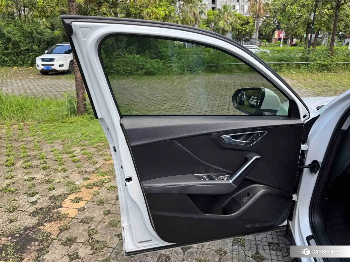 Audi Q2L id 4679870 из Китая 18