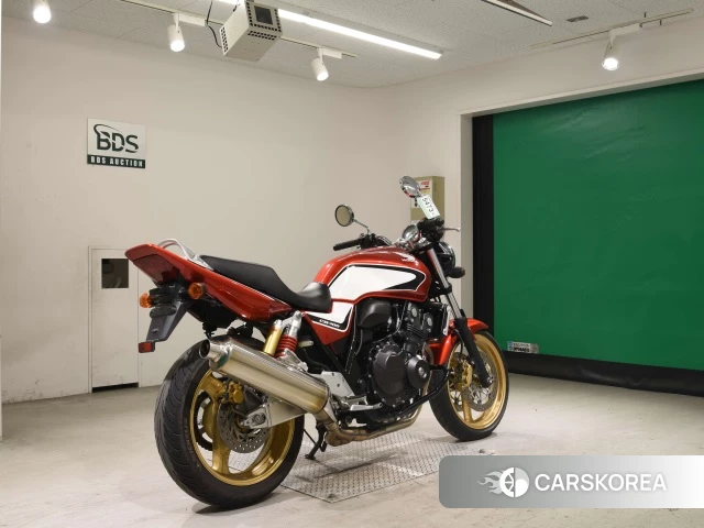 Проданный Honda CB400SF 2013 из Японии, фото 2