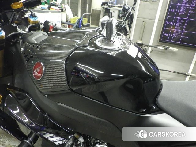 Honda CBR1000RR-R FIREBLADE SP id 4184963 из Японии 18