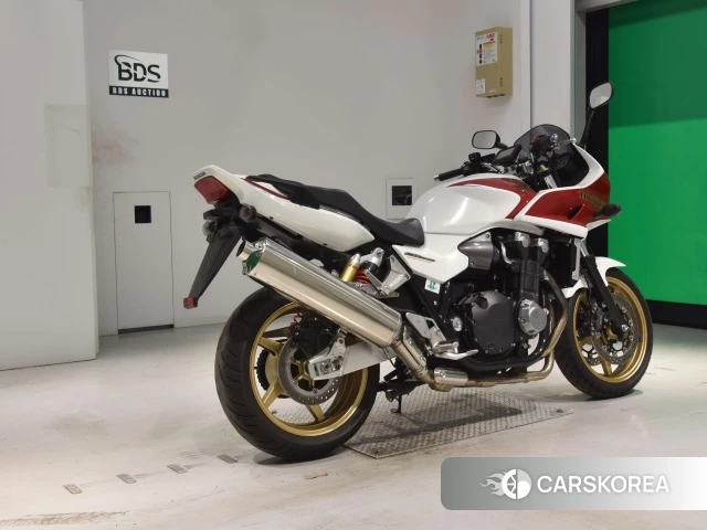 Проданный Honda CB1300SF BOLDOR 2012 из Японии, фото 2