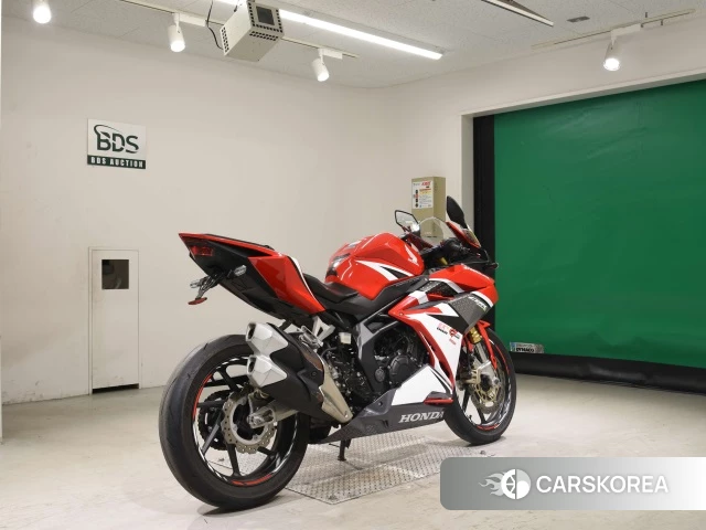 Проданный Honda CBR250RR 2017 из Японии, фото 2