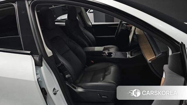 Tesla Model Y id 4499836 из Кореи 18