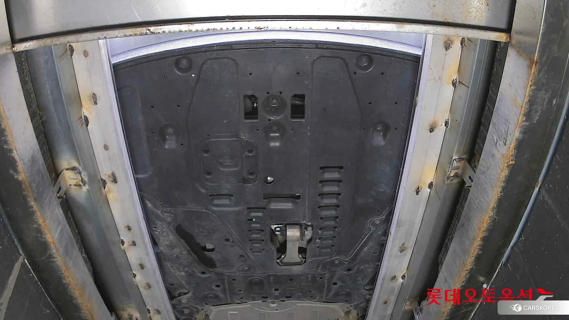 Kia Carnival id 3888386 из Кореи 18