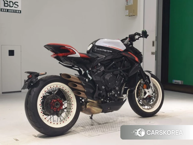 Проданный MV AGUSTA BRUTALE DRAGSTER 800 RR id 4163494 из Японии
