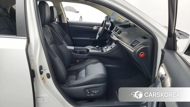 Lexus CT200h id 4615559 из Кореи 18