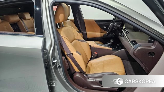 Lexus ES300h 7th generation id 4383357 из Кореи 18