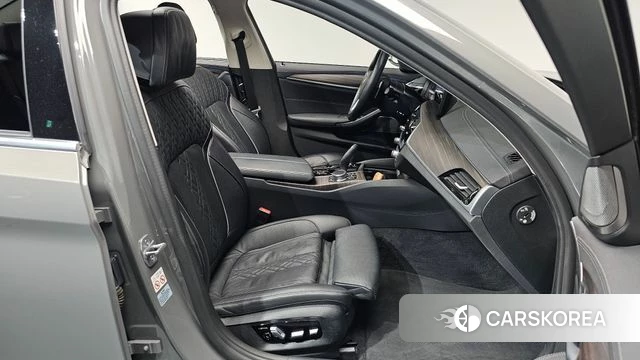 BMW 5 Series (G30) id 4423229 из Кореи 18