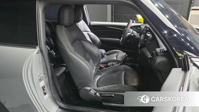 Mini Cooper Electric id 4763536 из Кореи 18