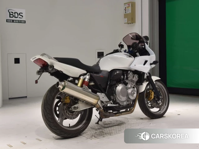 Проданный Honda CB400SF BOLDOR 2010 из Японии, фото 2