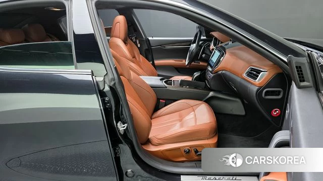 Maserati Ghibli id 4232504 из Кореи 18