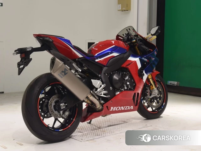 Проданный Honda CBR1000RR-R FIREBLADE SP id 4133045 из Японии, фото 2