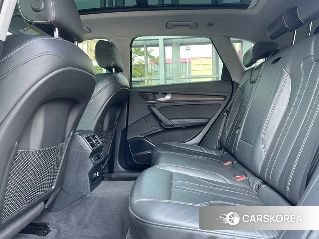 Audi Q5L id 4333774 из Китая 18