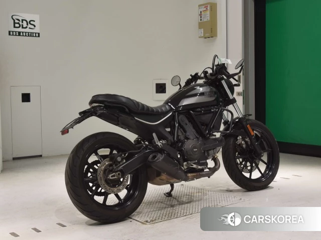 Проданный Ducati SCRAMBLER SIXTY2 2017 из Японии, фото 2