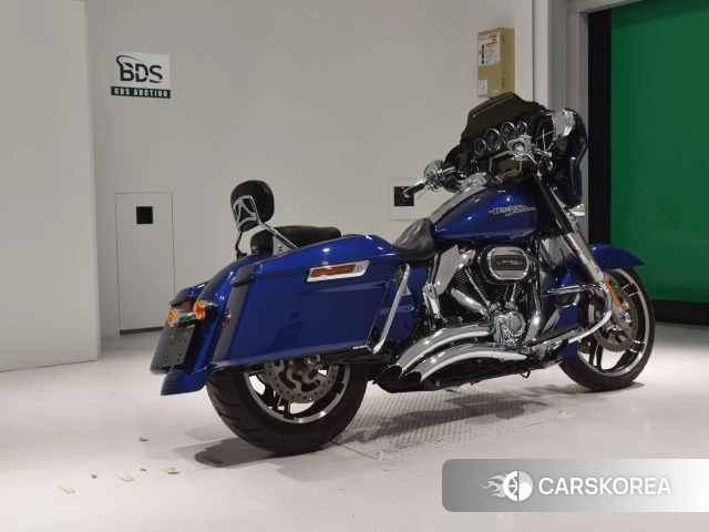 Проданный Harley-Davidson Street Glide FLHXS1750 2017 из Японии, фото 2