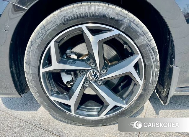 Volkswagen Passat id 4263831 из Китая 18