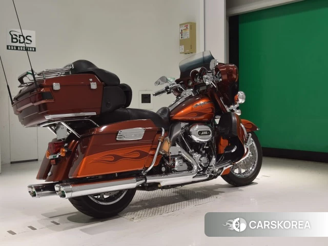 Проданный Harley-Davidson Electra Glide FLHTCUSE1800 CVO 2010 из Японии, фото 2