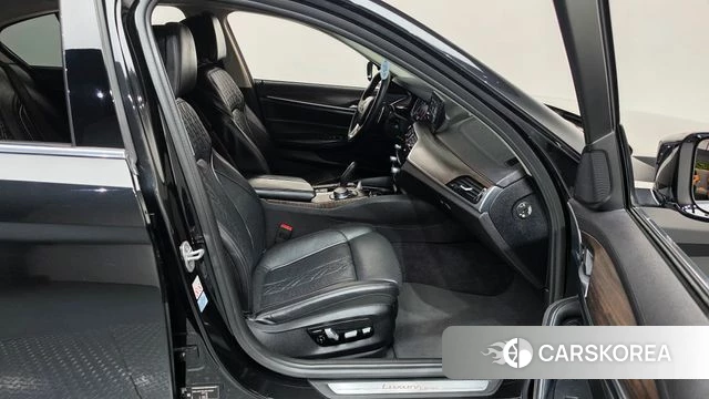 BMW 5 Series (G30) id 4837234 из Кореи 18