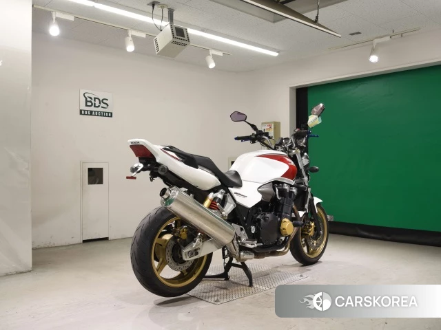 Проданный Honda CB1300SF ABS 2013 из Японии, фото 2