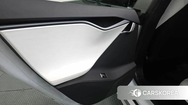 Tesla Model S id 4619721 из Кореи 18