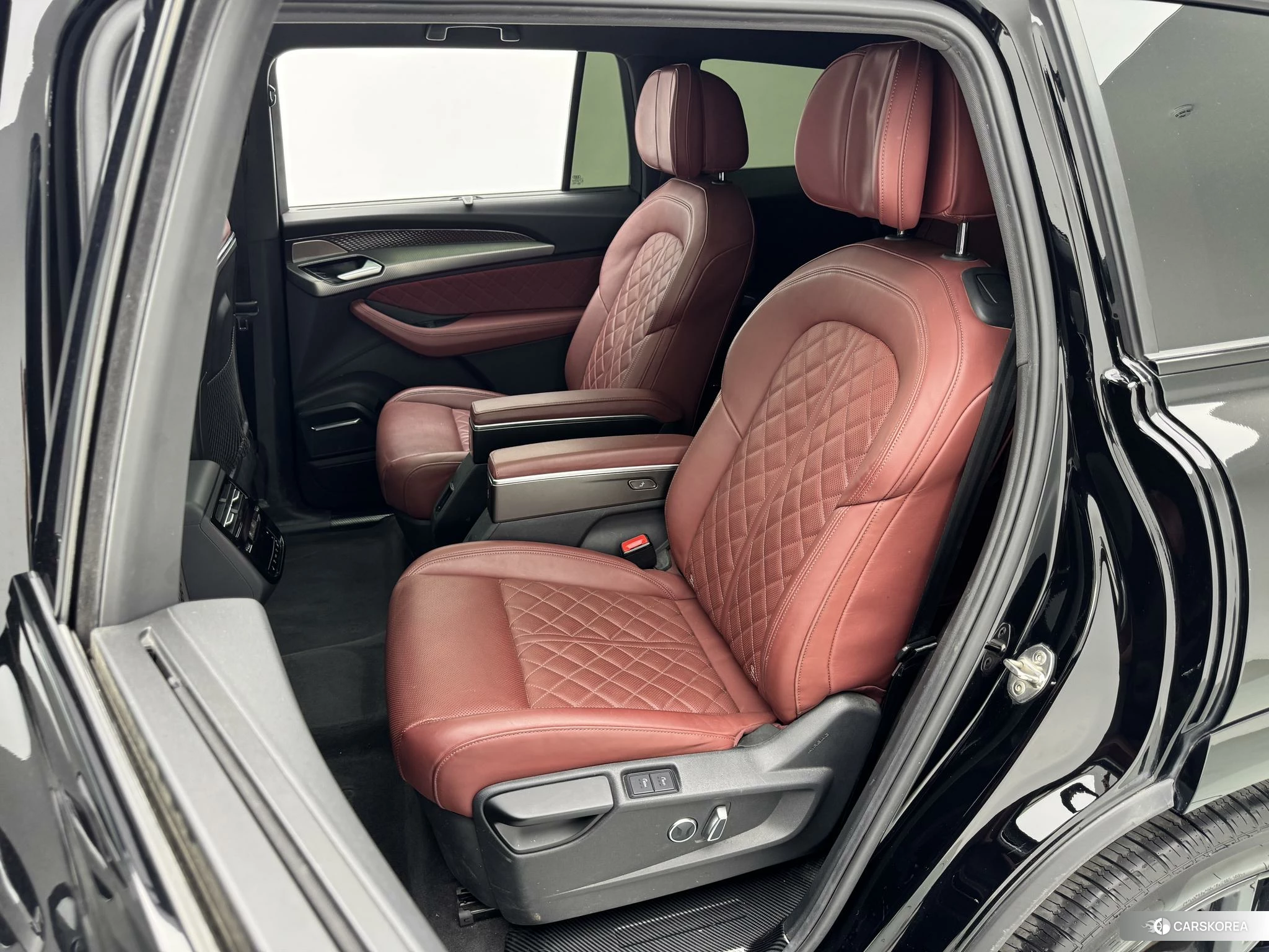Audi Q6 id 4514757 из Китая 18