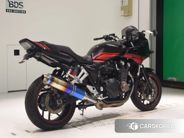 Проданный Honda CB1300SF BOLDOR 2017 из Японии, фото 2
