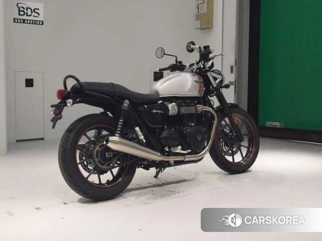 Проданный Triumph STREET TWIN 2017 из Японии, фото 2