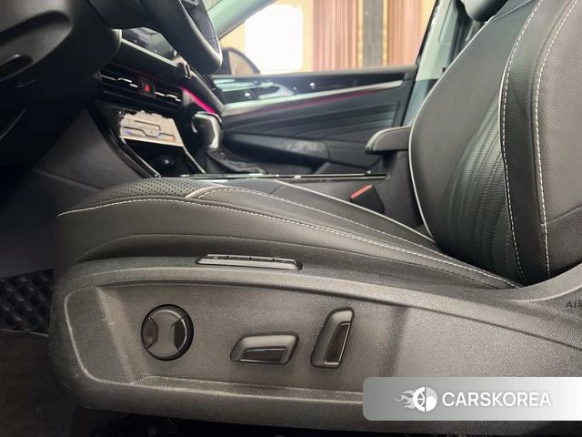 Volkswagen Passat PHEV id 4290695 из Китая 18