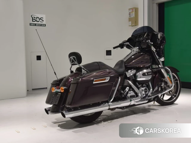 Проданный Harley-Davidson Street Glide FLHXS1750 2017 из Японии, фото 2
