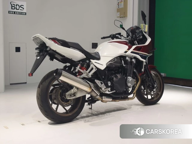 Проданный Honda CB1300SF BOLDOR 2020 из Японии, фото 2