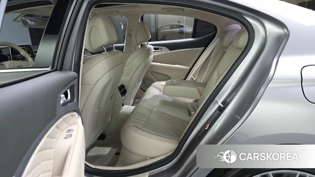 Genesis G70 id 4294656 из Кореи 18