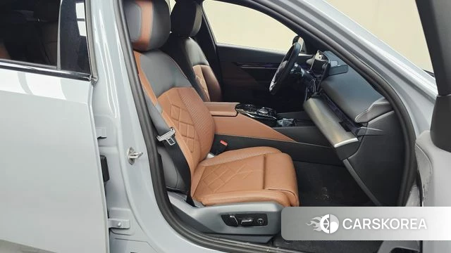 BMW 5 Series (G60) id 4532956 из Кореи 18
