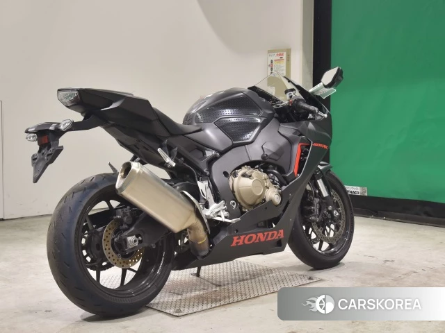 Проданный Honda CBR1000RR 2017 из Японии, фото 2