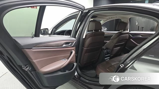 BMW 5 Series (G30) id 4727257 из Кореи 18